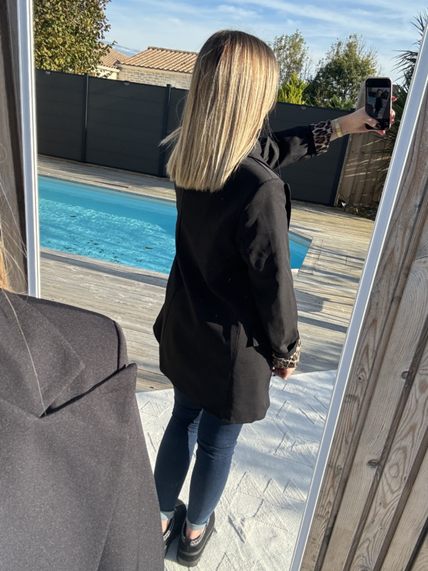 Veste blazer avec la manche revers en léopard