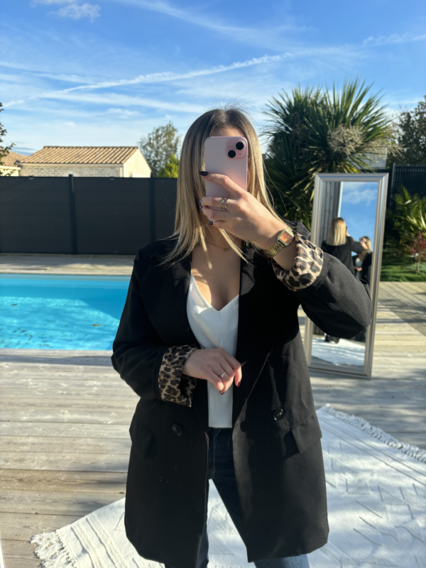 Veste blazer avec la manche revers en léopard