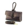 Sac Pochette disponible en cuir irisé argent ou marron