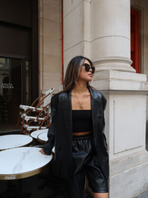 veste-blazer-oversize-en-simili-cuir-tres-tendance-imani_noir_66fe4d7e9f05c Veste noir simili cuir over size