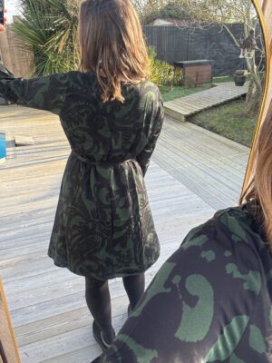 Robe Courte verte imprimée noir