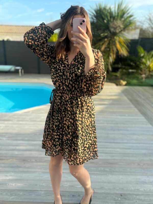 ad2dbe9b-ecc1-4501-8c1b-5d9b6d37dfcd Robe Maelle Courte Verte avec imprime Marron clair et doré et doublure