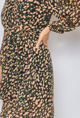 robe-courte-grande-taille_vert-sapin_66f0ef70eff2f Robe Maelle Courte Verte avec imprime Marron clair et doré et doublure