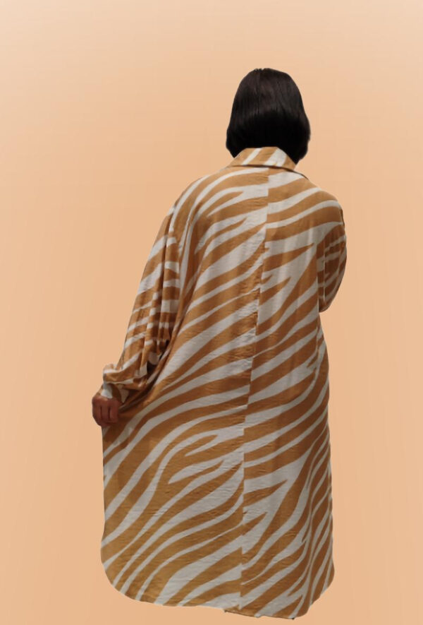 Robe chemise longue à imprimé rayures grande taille.