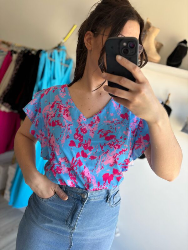 Top fluide bleu et rose col V