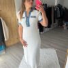 robe blanche Robe longue maille côtelée col V détails denim