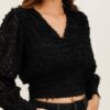 blousse-decollete-emilie-avec-noeud-dans-le-dos_noir_68b571dd45284 Blouse noire col V croisé – détails à nouer
