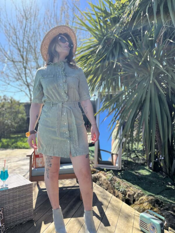 Robe en coton col froncé