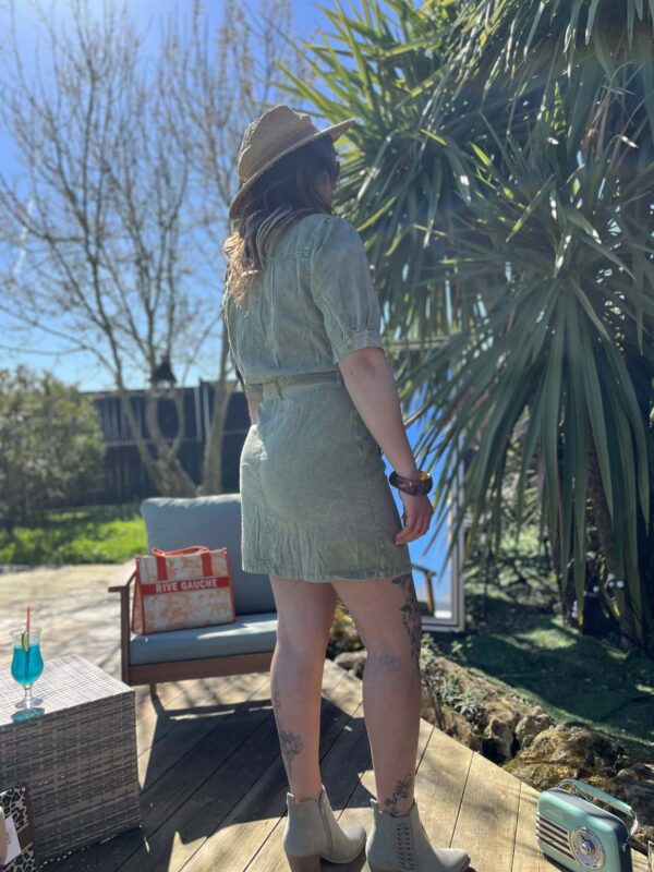 Robe en coton col froncé