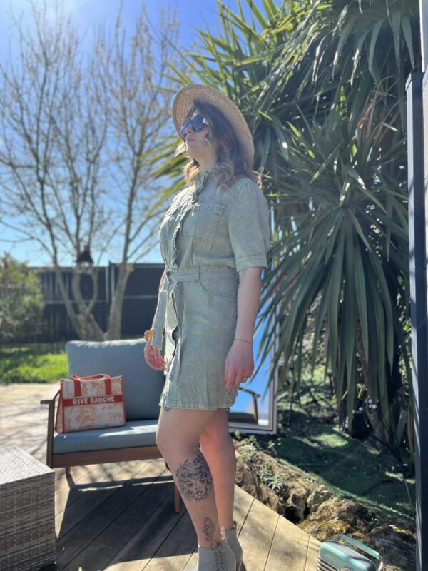 Robe en coton col froncé